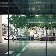 ArchitektInnen / KünstlerInnen: Valie Export<br>Projekt: Der transparente Raum<br>Aufnahmedatum: 07/01<br>Format: 6x9cm C-Dia<br>Lieferformat: Dia-Duplikat, Scan 300 dpi<br>Bestell-Nummer: 010710-07<br>