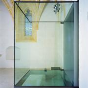 ArchitektInnen / KünstlerInnen: BWM Architekten<br>Projekt: Schloßkapelle Eggenberg<br>Aufnahmedatum: 07/01<br>Format: 6x9cm C-Neg<br>Lieferformat: C-Print, Scan 300 dpi<br>Bestell-Nummer: 010725-05<br>