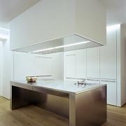 ArchitektInnen / KünstlerInnen: BEHF Architects Ebner Hasenauer Ferenczy ZT GmbH<br>Projekt: Wohnung Rutter<br>Aufnahmedatum: 07/01<br>Format: 6x9cm C-Neg<br>Lieferformat: C-Print, Scan 300 dpi<br>Bestell-Nummer: 010719-02<br>