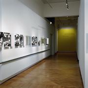ArchitektInnen / KünstlerInnen: Bernhard Denkinger<br>Projekt: 'Sei stark und mutig!'- Jüdische Jugendbewegungen<br>Aufnahmedatum: 04/01<br>Format: 6x9cm C-Neg<br>Lieferformat: C-Print, SW-Print, Scan 300 dpi<br>Bestell-Nummer: 010409-04<br>