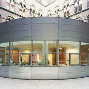 ArchitektInnen / KünstlerInnen: Oliver Kaufmann<br>Projekt: Rondo Rathaus<br>Aufnahmedatum: 10/00<br>Format: 6x12cm C-Neg<br>Lieferformat: C-Print, SW-Print, Scan 300 dpi<br>Bestell-Nummer: 001025-01<br>