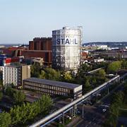 ArchitektInnen / KünstlerInnen: the unit<br>Projekt: Gasometer VOEST<br>Aufnahmedatum: 08/00<br>Format: 4x5'' C-Dia<br>Lieferformat: Dia-Duplikat, C-Print, Scan 300 dpi<br>Bestell-Nummer: 000824-11<br>