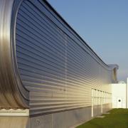ArchitektInnen / KünstlerInnen: Martin Kohlbauer<br>Projekt: Eurodrive-Montagehalle<br>Aufnahmedatum: 10/99<br>Format: 6x9cm C-Dia<br>Lieferformat: Dia-Duplikat, C-Print, Scan 300 dpi<br>Bestell-Nummer: 991027-17<br>