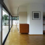 ArchitektInnen / KünstlerInnen: Walter Stelzhammer<br>Projekt: Haus H.<br>Aufnahmedatum: 07/00<br>Format: 6x9cm C-Dia<br>Lieferformat: Dia-Duplikat, SW-Print, Scan 300 dpi<br>Bestell-Nummer: 000724-17<br>