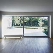ArchitektInnen / KünstlerInnen: the unit<br>Projekt: Haus P. - Zubau<br>Aufnahmedatum: 08/00<br>Format: 6x12cm C-Dia<br>Lieferformat: Dia-Duplikat, SW-Print, Scan 300 dpi<br>Bestell-Nummer: 000808-08<br>