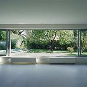 ArchitektInnen / KünstlerInnen: the unit<br>Projekt: Haus P. - Zubau<br>Aufnahmedatum: 08/00<br>Format: 6x12cm C-Dia<br>Lieferformat: Dia-Duplikat, SW-Print, Scan 300 dpi<br>Bestell-Nummer: 000808-12<br>