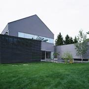 ArchitektInnen / KünstlerInnen: the unit<br>Projekt: Haus P. - Zubau<br>Aufnahmedatum: 08/00<br>Format: 6x12cm C-Dia<br>Lieferformat: Dia-Duplikat, SW-Print, Scan 300 dpi<br>Bestell-Nummer: 000808-04<br>