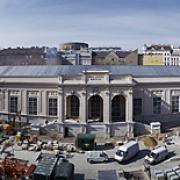 ArchitektInnen / KünstlerInnen: O&O Baukunst Ziviltechniker GesmbH, Manfred Wehdorn<br>Projekt: MuseumsQuartier Wien - Halle E+G<br>Aufnahmedatum: 04/01<br>Format: 6x9cm C-Dia<br>Lieferformat: Dia-Duplikat, C-Print, Scan 300 dpi<br>Bestell-Nummer: 010403-01<br>