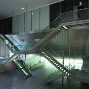 ArchitektInnen / KünstlerInnen: O&O Baukunst Ziviltechniker GesmbH, Manfred Wehdorn<br>Projekt: MuseumsQuartier Wien - Halle E+G<br>Aufnahmedatum: 04/01<br>Format: 6x9cm C-Dia<br>Lieferformat: Dia-Duplikat, C-Print, Scan 300 dpi<br>Bestell-Nummer: 010426-89<br>