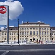 ArchitektInnen / KünstlerInnen: Johann Bernhard Fischer von Erlach<br>Projekt: MuseumsQuartier Wien - Bauteil Fischer von Erlach<br>Aufnahmedatum: 06/01<br>Format: 6x9cm C-Dia<br>Lieferformat: Dia-Duplikat, Scan 300 dpi<br>Bestell-Nummer: 010621-130<br>
