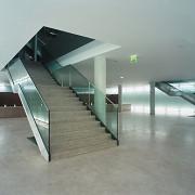 ArchitektInnen / KünstlerInnen: O&O Baukunst Ziviltechniker GesmbH, Manfred Wehdorn<br>Projekt: MuseumsQuartier Wien - Halle E+G<br>Aufnahmedatum: 12/00<br>Format: 6x9cm C-Dia<br>Lieferformat: Dia-Duplikat, C-Print, Scan 300 dpi<br>Bestell-Nummer: 001222-77<br>