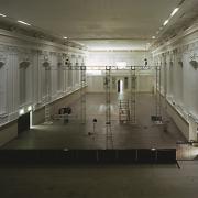 ArchitektInnen / KünstlerInnen: O&O Baukunst Ziviltechniker GesmbH, Manfred Wehdorn<br>Projekt: MuseumsQuartier Wien - Halle E+G<br>Aufnahmedatum: 12/00<br>Format: 6x9cm C-Dia<br>Lieferformat: Dia-Duplikat, C-Print, Scan 300 dpi<br>Bestell-Nummer: 001222-79<br>