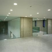 ArchitektInnen / KünstlerInnen: O&O Baukunst Ziviltechniker GesmbH<br>Projekt: MuseumsQuartier Wien - MUMOK<br>Aufnahmedatum: 12/00<br>Format: 6x9cm C-Dia<br>Lieferformat: Dia-Duplikat, C-Print, Scan 300 dpi<br>Bestell-Nummer: 001222-21<br>
