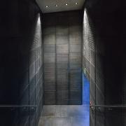 ArchitektInnen / KünstlerInnen: O&O Baukunst Ziviltechniker GesmbH<br>Projekt: MuseumsQuartier Wien - MUMOK<br>Aufnahmedatum: 12/00<br>Format: 6x9cm C-Dia<br>Lieferformat: Dia-Duplikat, C-Print, Scan 300 dpi<br>Bestell-Nummer: 001222-25<br>