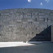 ArchitektInnen / KünstlerInnen: O&O Baukunst Ziviltechniker GesmbH<br>Projekt: MuseumsQuartier Wien - MUMOK<br>Aufnahmedatum: 06/01<br>Format: 6x9cm C-Dia<br>Lieferformat: Dia-Duplikat, C-Print, Scan 300 dpi<br>Bestell-Nummer: 010621-132<br>
