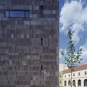 ArchitektInnen / KünstlerInnen: O&O Baukunst Ziviltechniker GesmbH<br>Projekt: MuseumsQuartier Wien - MUMOK<br>Aufnahmedatum: 06/01<br>Format: 6x9cm C-Dia<br>Lieferformat: Dia-Duplikat, C-Print, Scan 300 dpi<br>Bestell-Nummer: 010621-145<br>