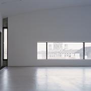 ArchitektInnen / KünstlerInnen: O&O Baukunst Ziviltechniker GesmbH<br>Projekt: MuseumsQuartier Wien - MUMOK<br>Aufnahmedatum: 12/00<br>Format: 6x9cm C-Dia<br>Lieferformat: Dia-Duplikat, C-Print, Scan 300 dpi<br>Bestell-Nummer: 001222-10<br>