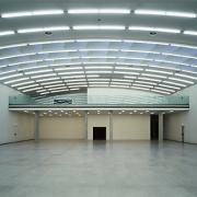 ArchitektInnen / KünstlerInnen: O&O Baukunst Ziviltechniker GesmbH<br>Projekt: MuseumsQuartier Wien - MUMOK<br>Aufnahmedatum: 12/00<br>Format: 6x9cm C-Dia<br>Lieferformat: Dia-Duplikat, C-Print, Scan 300 dpi<br>Bestell-Nummer: 001222-12<br>