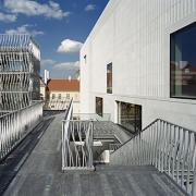 ArchitektInnen / KünstlerInnen: O&O Baukunst Ziviltechniker GesmbH<br>Projekt: MuseumsQuartier Wien - Leopold Museum<br>Aufnahmedatum: 06/01<br>Format: 6x9cm C-Dia<br>Lieferformat: Dia-Duplikat, C-Print, Scan 300 dpi<br>Bestell-Nummer: 010621-136<br>