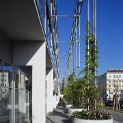 ArchitektInnen / KünstlerInnen: Walter Stelzhammer<br>Projekt: Wohnbau Adalbert-Stifter-Strasse 69-71<br>Aufnahmedatum: 10/03<br>Format: 6x9cm C-Dia<br>Lieferformat: Dia-Duplikat, Scan 300 dpi<br>Bestell-Nummer: 031028-02<br>