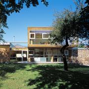 ArchitektInnen / KünstlerInnen: gharakhanzadeh sandbichler architekten zt gmbh<br>Projekt: Haus W.<br>Aufnahmedatum: 10/03<br>Format: 6x9cm C-Dia<br>Lieferformat: Scan 300 dpi<br>Bestell-Nummer: 031017-02<br>