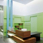 ArchitektInnen / KünstlerInnen: Patricia Zacek<br>Projekt: Front Office MA 15<br>Aufnahmedatum: 12/02<br>Format: 6x9cm C-Neg<br>Lieferformat: Scan 300 dpi<br>Bestell-Nummer: 021213-04<br>