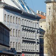 ArchitektInnen / KünstlerInnen: Architektin Sne Veselinovic ZT GmbH<br>Projekt: Diakoniewerk-Wohngemeinschaft für Kinder und Jugendliche mit Behinderung<br>Aufnahmedatum: 12/03<br>Format: 6x9cm C-Dia<br>Lieferformat: Scan 300 dpi<br>Bestell-Nummer: 031209-02<br>