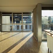 ArchitektInnen / KünstlerInnen: Architektin Sne Veselinovic ZT GmbH<br>Projekt: Diakoniewerk-Wohngemeinschaft für Kinder und Jugendliche mit Behinderung<br>Aufnahmedatum: 12/03<br>Format: 6x9cm C-Dia<br>Lieferformat: Scan 300 dpi<br>Bestell-Nummer: 031209-06<br>