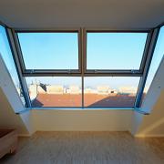 ArchitektInnen / KünstlerInnen: Architektin Sne Veselinovic ZT GmbH<br>Projekt: Diakoniewerk-Wohngemeinschaft für Kinder und Jugendliche mit Behinderung<br>Aufnahmedatum: 12/03<br>Format: 6x9cm C-Dia<br>Lieferformat: Scan 300 dpi<br>Bestell-Nummer: 031209-14<br>