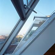ArchitektInnen / KünstlerInnen: Architektin Sne Veselinovic ZT GmbH<br>Projekt: Diakoniewerk-Wohngemeinschaft für Kinder und Jugendliche mit Behinderung<br>Aufnahmedatum: 12/03<br>Format: 6x9cm C-Dia<br>Lieferformat: Scan 300 dpi<br>Bestell-Nummer: 031209-15<br>
