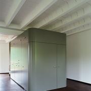 ArchitektInnen / KünstlerInnen: gharakhanzadeh sandbichler architekten zt gmbh<br>Projekt: Wohnung B.<br>Aufnahmedatum: 05/04<br>Format: 6x9cm C-Dia<br>Lieferformat: Scan 300 dpi<br>Bestell-Nummer: 040504-01<br>