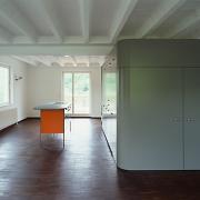 ArchitektInnen / KünstlerInnen: gharakhanzadeh sandbichler architekten zt gmbh<br>Projekt: Wohnung B.<br>Aufnahmedatum: 05/04<br>Format: 6x9cm C-Dia<br>Lieferformat: Scan 300 dpi<br>Bestell-Nummer: 040504-05<br>