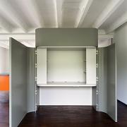 ArchitektInnen / KünstlerInnen: gharakhanzadeh sandbichler architekten zt gmbh<br>Projekt: Wohnung B.<br>Aufnahmedatum: 05/04<br>Format: 6x9cm C-Dia<br>Lieferformat: Scan 300 dpi<br>Bestell-Nummer: 040504-06<br>