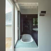 ArchitektInnen / KünstlerInnen: gharakhanzadeh sandbichler architekten zt gmbh<br>Projekt: Wohnung B.<br>Aufnahmedatum: 05/04<br>Format: 6x9cm C-Dia<br>Lieferformat: Scan 300 dpi<br>Bestell-Nummer: 040504-09<br>