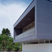 ArchitektInnen / KünstlerInnen: Christoph Karl, Andreas Bremhorst, kub a Karl und Bremhorst Architekten<br>Projekt: Feuerwehr Pottendorf<br>Aufnahmedatum: 05/04<br>Format: 6x9cm C-Dia<br>Lieferformat: Dia-Duplikat, Scan 300 dpi<br>Bestell-Nummer: 040512-05<br>