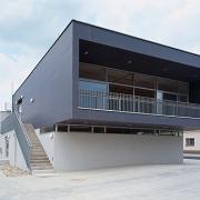 ArchitektInnen / KünstlerInnen: Christoph Karl, Andreas Bremhorst, kub a Karl und Bremhorst Architekten<br>Projekt: Feuerwehr Pottendorf<br>Aufnahmedatum: 05/04<br>Format: 6x9cm C-Dia<br>Lieferformat: Dia-Duplikat, Scan 300 dpi<br>Bestell-Nummer: 040512-06<br>