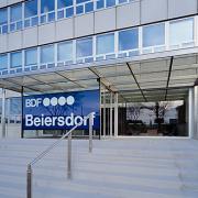 ArchitektInnen / KünstlerInnen: Walter Stelzhammer<br>Projekt: Beiersdorf<br>Aufnahmedatum: 04/04<br>Format: 6x9cm C-Dia<br>Lieferformat: Scan 300 dpi<br>Bestell-Nummer: 040408-09<br>