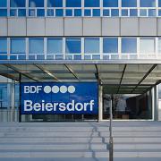 ArchitektInnen / KünstlerInnen: Walter Stelzhammer<br>Projekt: Beiersdorf<br>Aufnahmedatum: 04/04<br>Format: 6x9cm C-Dia<br>Lieferformat: Scan 300 dpi<br>Bestell-Nummer: 040408-10<br>