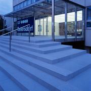 ArchitektInnen / KünstlerInnen: Walter Stelzhammer<br>Projekt: Beiersdorf<br>Aufnahmedatum: 04/04<br>Format: 6x9cm C-Dia<br>Lieferformat: Scan 300 dpi<br>Bestell-Nummer: 040408-16<br>