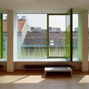 ArchitektInnen / KünstlerInnen: querkraft architekten, Doris Haidvogl<br>Projekt: Wohnbau Leebgasse<br>Aufnahmedatum: 08/04<br>Format: 6x9cm C-Dia<br>Lieferformat: Scan 300 dpi<br>Bestell-Nummer: 040805-09A<br>