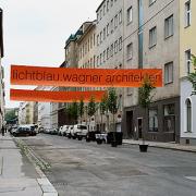 ArchitektInnen / KünstlerInnen: lichtblauwagner architekten generalplaner zt gmbh<br>Projekt: Straßenfest Diehlgasse<br>Aufnahmedatum: 06/04<br>Format: 6x9cm C-Dia<br>Lieferformat: Scan 300 dpi<br>Bestell-Nummer: 040601-01<br>