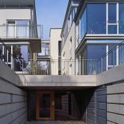 ArchitektInnen / KünstlerInnen: Alois Neururer<br>Projekt: Wohnbau<br>Aufnahmedatum: 03/03<br>Format: 6x9cm C-Dia<br>Lieferformat: Scan 300 dpi<br>Bestell-Nummer: 030327-05<br>