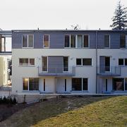 ArchitektInnen / KünstlerInnen: Alois Neururer<br>Projekt: Wohnbau<br>Aufnahmedatum: 03/03<br>Format: 6x9cm C-Dia<br>Lieferformat: Scan 300 dpi<br>Bestell-Nummer: 030327-09<br>