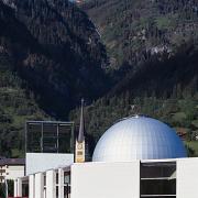 ArchitektInnen / KünstlerInnen: Martin Kohlbauer<br>Projekt: Alpen Therme Gastein<br>Aufnahmedatum: 06/04<br>Format: 6x9cm C-Dia<br>Lieferformat: Dia-Duplikat, Scan 300 dpi<br>Bestell-Nummer: 040608-07<br>