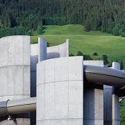 ArchitektInnen / KünstlerInnen: Martin Kohlbauer<br>Projekt: Alpen Therme Gastein<br>Aufnahmedatum: 06/04<br>Format: 6x9cm C-Dia<br>Lieferformat: Dia-Duplikat, Scan 300 dpi<br>Bestell-Nummer: 040608-21<br>