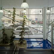 ArchitektInnen / KünstlerInnen: Martin Treberspurg<br>Projekt: Bürohaus Wienstrom<br>Aufnahmedatum: 06/04<br>Format: 6x9cm C-Dia<br>Lieferformat: Scan 300 dpi<br>Bestell-Nummer: 040622-11<br>