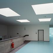 ArchitektInnen / KünstlerInnen: Johannes Zieser<br>Projekt: Bundesschulzentrum<br>Aufnahmedatum: 04/04<br>Format: 6x9cm C-Dia<br>Lieferformat: Dia-Duplikat, Scan 300 dpi<br>Bestell-Nummer: 040415-04<br>