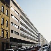 ArchitektInnen / KünstlerInnen: Ganahl Ifsits Architekten<br>Projekt: WHA Troststrasse<br>Aufnahmedatum: 10/04<br>Format: 6x9cm C-Dia<br>Lieferformat: Dia-Duplikat, Scan 300 dpi<br>Bestell-Nummer: 041007-03<br>