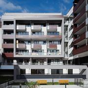 ArchitektInnen / KünstlerInnen: Ganahl Ifsits Architekten<br>Projekt: WHA Troststrasse<br>Aufnahmedatum: 10/04<br>Format: 6x9cm C-Dia<br>Lieferformat: Dia-Duplikat, Scan 300 dpi<br>Bestell-Nummer: 041007-09<br>