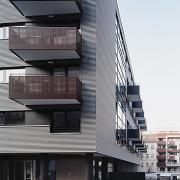 ArchitektInnen / KünstlerInnen: Ganahl Ifsits Architekten<br>Projekt: WHA Troststrasse<br>Aufnahmedatum: 10/04<br>Format: 6x9cm C-Dia<br>Lieferformat: Dia-Duplikat, Scan 300 dpi<br>Bestell-Nummer: 041007-11<br>